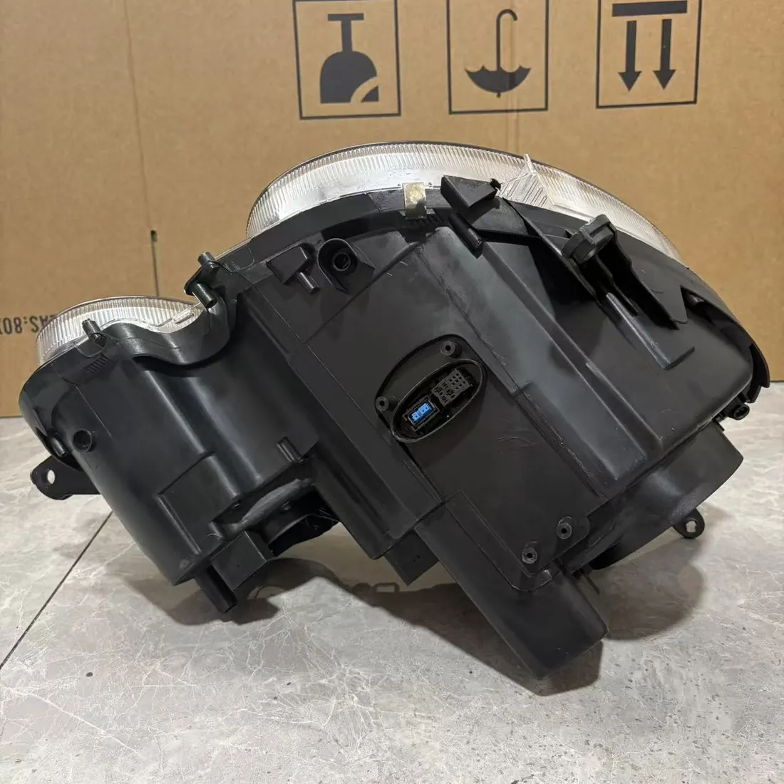 Mercedes E-Class W211 Facelift Left Bi-Xenon Headlight Assembly thumbnail 2