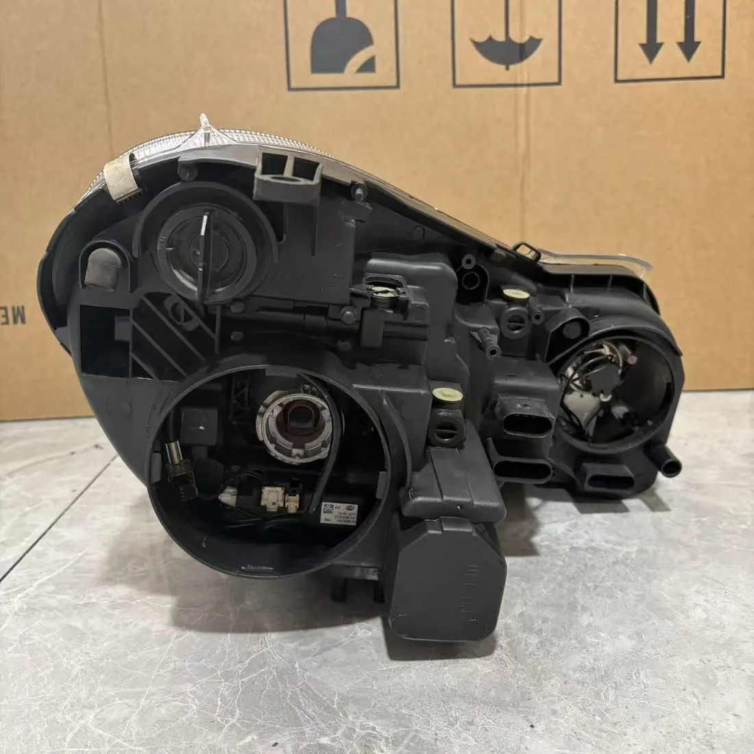 Mercedes E-Class W211 Facelift Left Bi-Xenon Headlight Assembly thumbnail 3