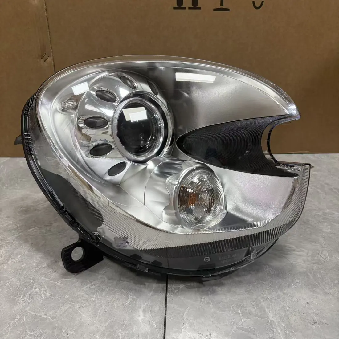 MINI Countryman R60 2010-2016 RH Bi-Xenon HID Non-AFS Headlight Assembly thumbnail 3