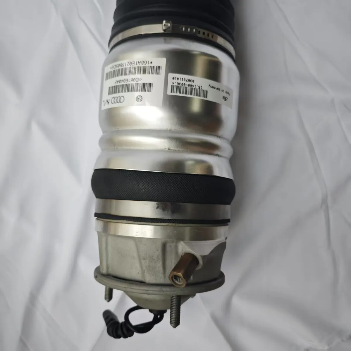 Porsche Cayenne 958 Air Suspension Shock Absorber thumbnail 4