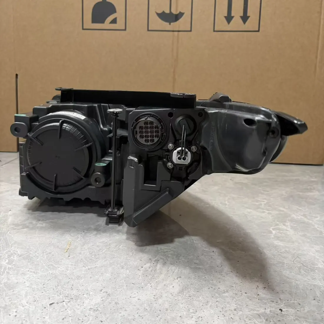 Range Rover Evoque L538 2012-2015 RH AFS Bi-Xenon Headlight Complete With Modules thumbnail 2