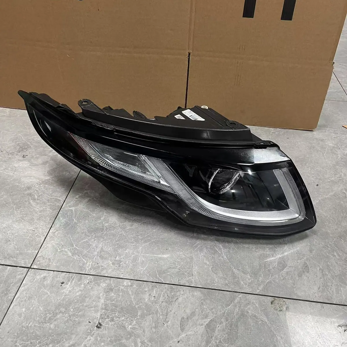 Range Rover Evoque L538 Facelift 2016-2018 Xenon Headlight Assembly Original Used thumbnail 3
