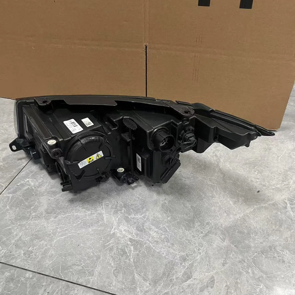 Range Rover Evoque L538 Facelift 2016-2018 Xenon Headlight Assembly Original Used thumbnail 5