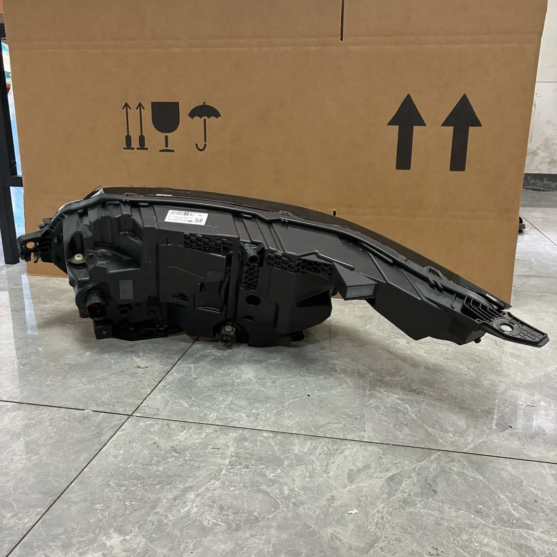 Range Rover Velar L560 2017-2020 LED MID Headlight No Modules RH thumbnail 5