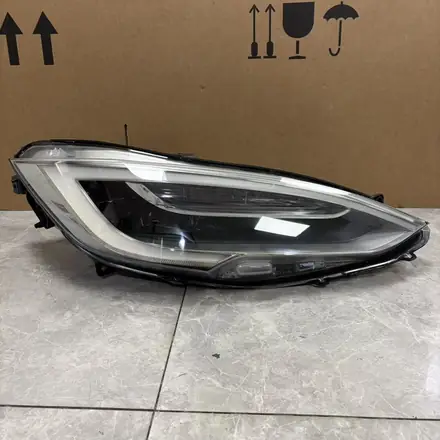 Tesla Model S Refresh Right LED Headlight ECE 1065046-00-C With Module