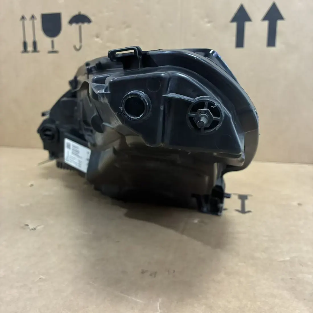 Tesla Model Y Right Global LED Headlight 1514953-00-C HELLA 015.319-52 thumbnail 2