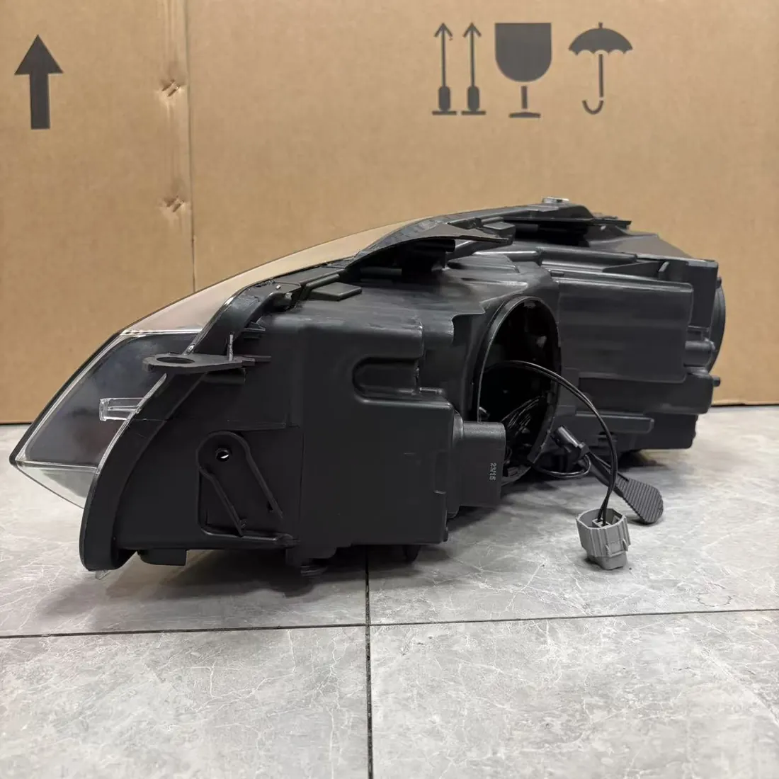 Volkswagen Golf Mk6 5K Right Bi-Xenon Projector Headlight thumbnail 5