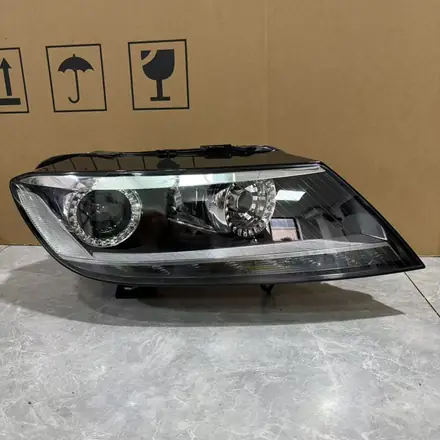 Volkswagen Phaeton 3D Facelift Right AFS Bi-Xenon Headlight 3AD941752A