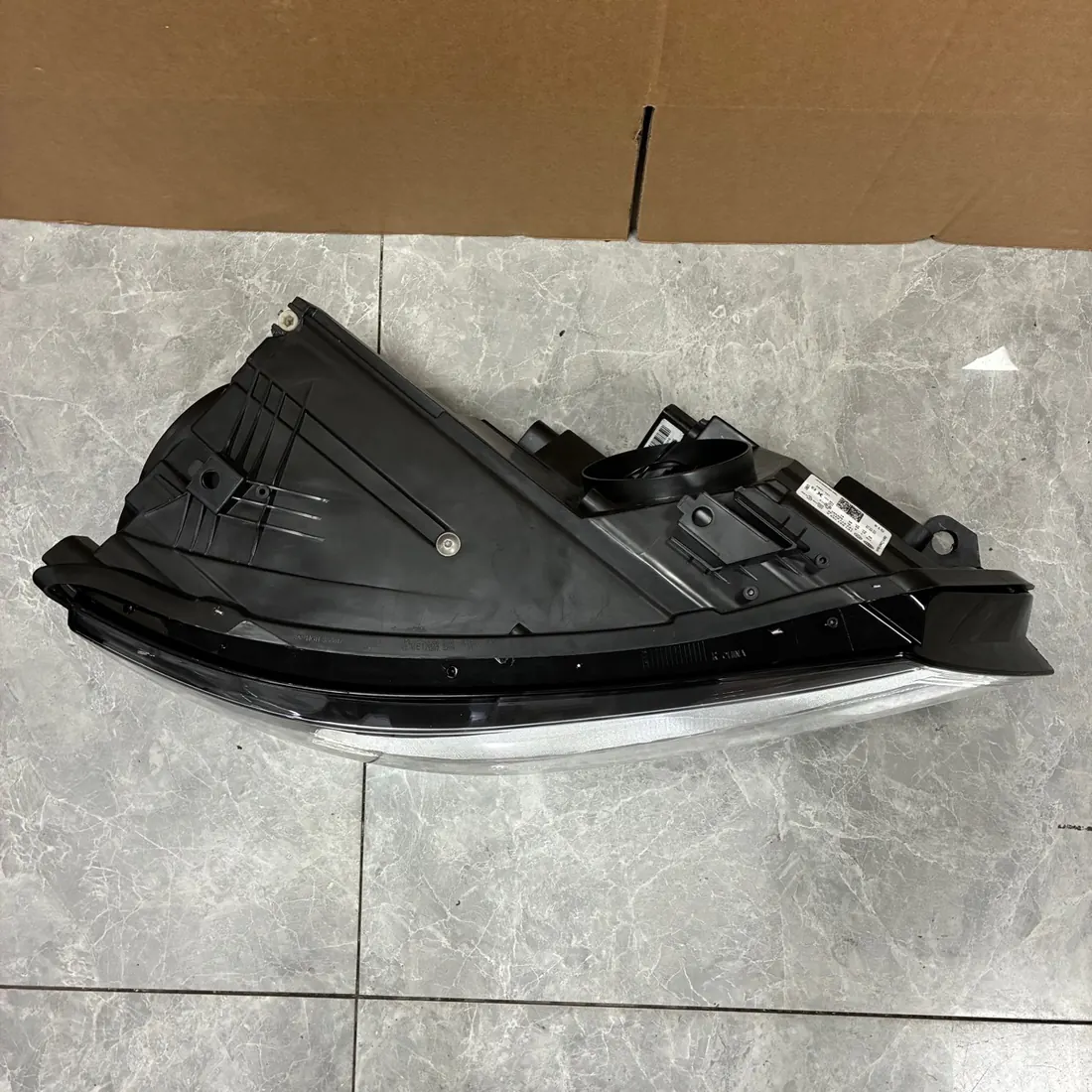 Volkswagen Tiguan I 5N Facelift RH Bi-Xenon Headlight with LED DRL Without Modules thumbnail 2