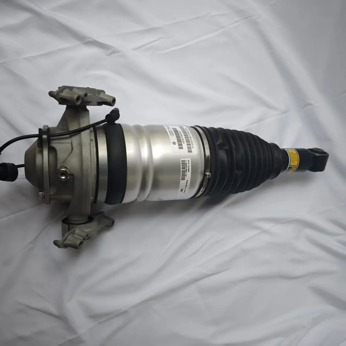 Volkswagen Touareg 7P Front Air Suspension Shock Absorber Original Refurbished thumbnail 3