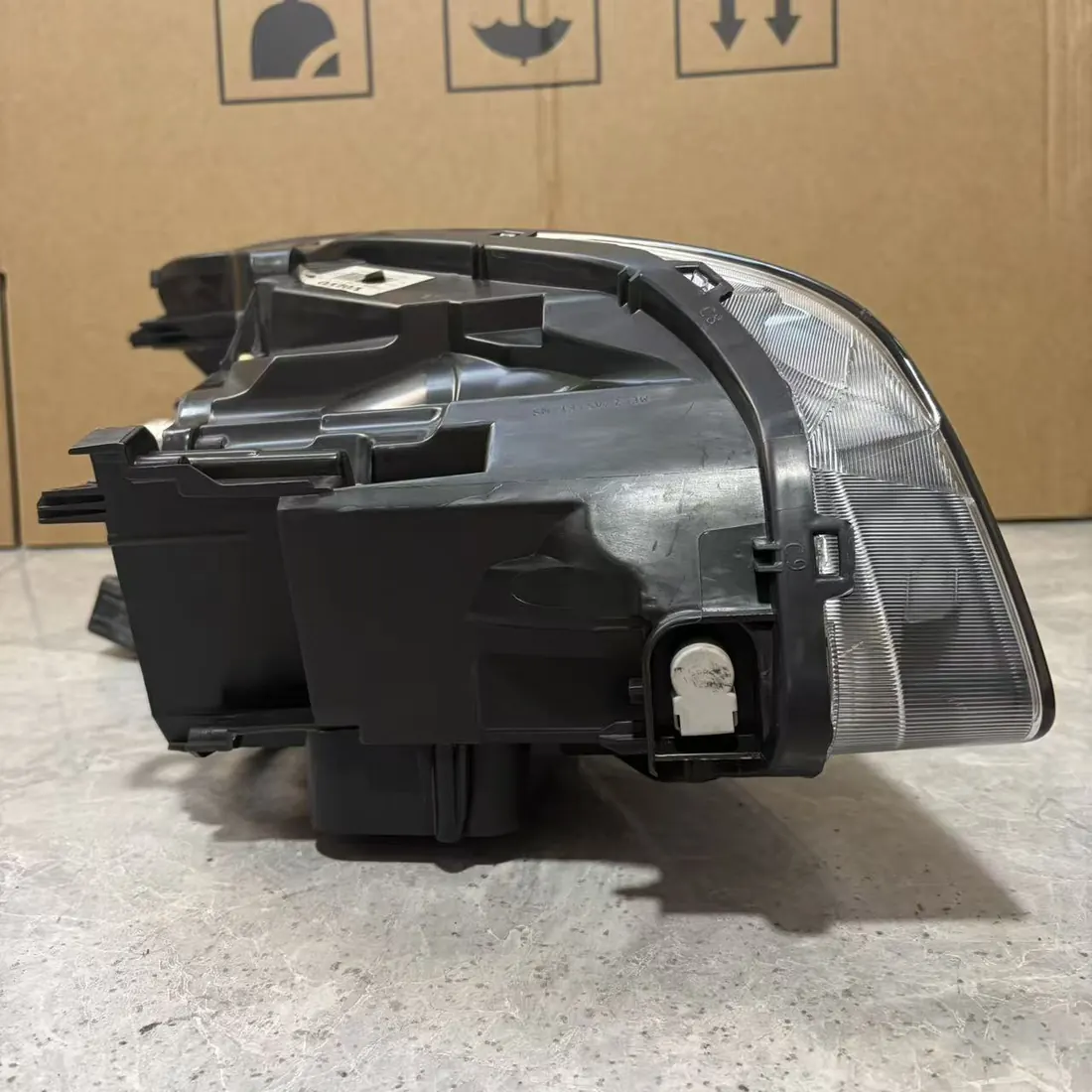 Volvo XC60 2014-2017 LH Active Bi-Xenon ABL Headlight 31395896 thumbnail 3