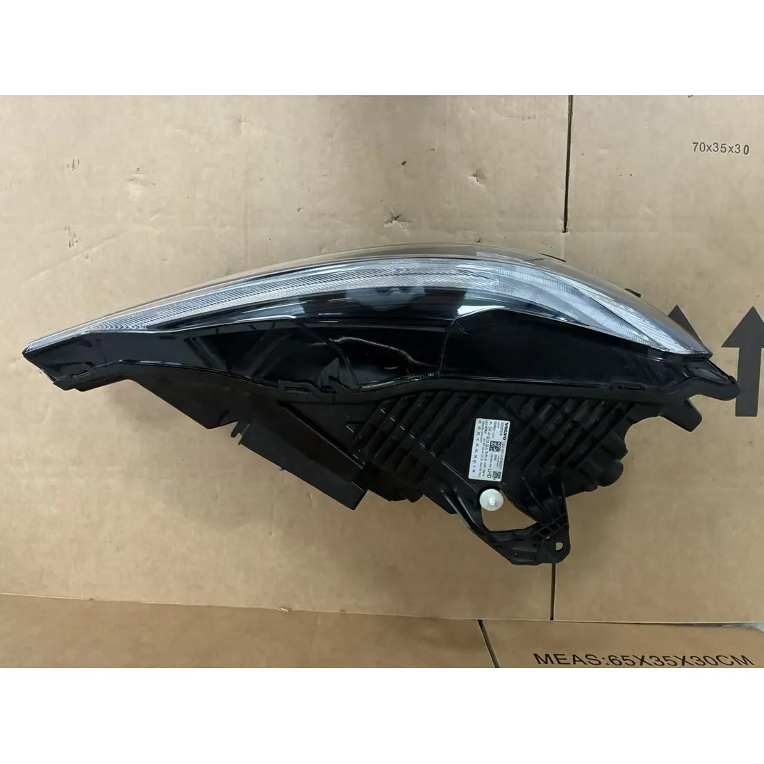 Volvo XC60 II 2021-2024 Right MID LED Headlight ZKW 32337379 thumbnail 5