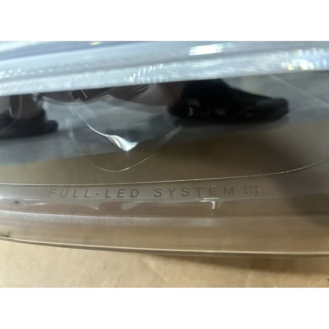 Volvo XC60 II 2021-2024 Right MID LED Headlight ZKW 32337379 thumbnail 7